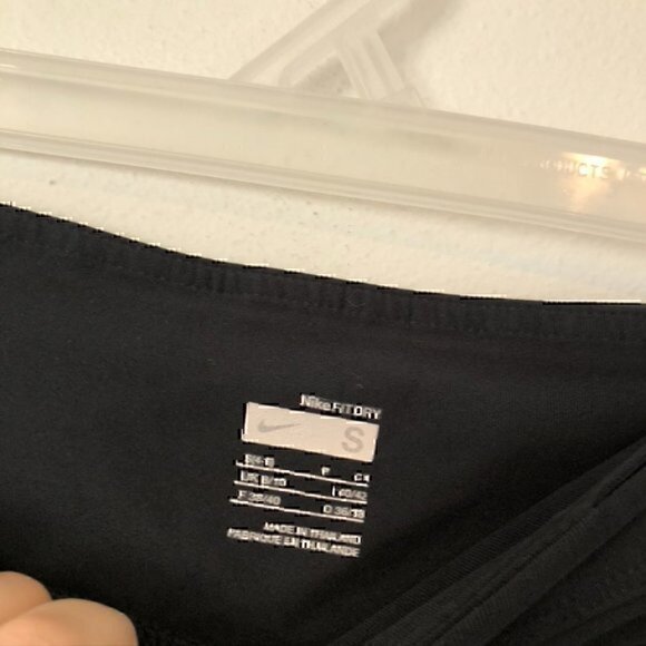 NIKE Fit Dry Dri-Fit Be Strong Athletic Capri Pants Solid Black Activewear Small - Picture 5 of 9